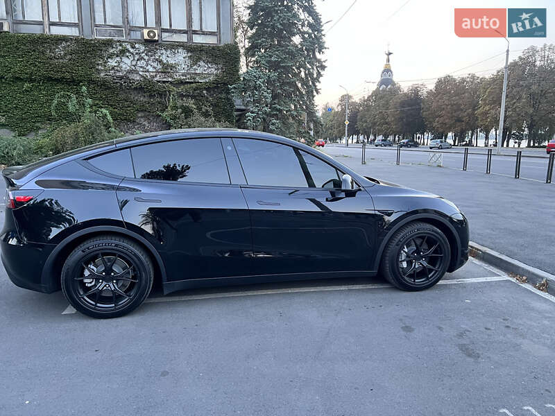 Позашляховик / Кросовер Tesla Model Y 2022 в Дніпрі