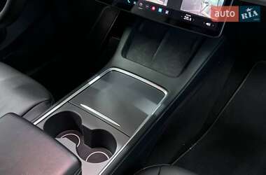 Внедорожник / Кроссовер Tesla Model Y 2021 в Киеве