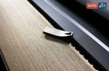 Внедорожник / Кроссовер Tesla Model Y 2021 в Киеве