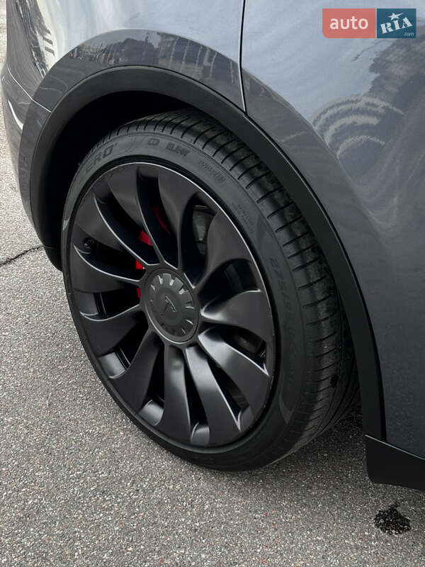 Позашляховик / Кросовер Tesla Model Y 2022 в Києві