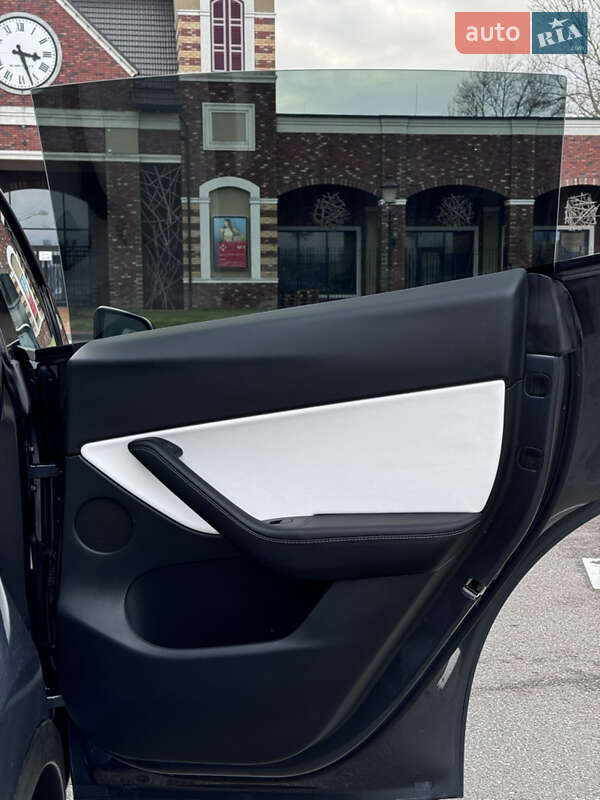 Позашляховик / Кросовер Tesla Model Y 2022 в Києві