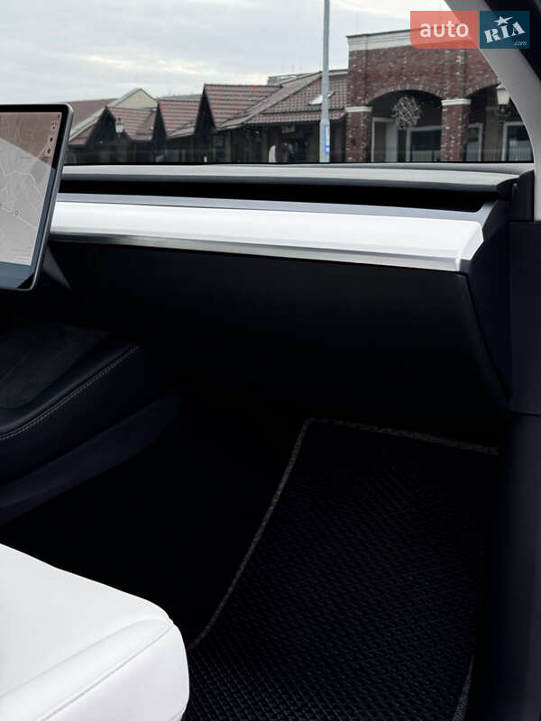 Позашляховик / Кросовер Tesla Model Y 2022 в Києві