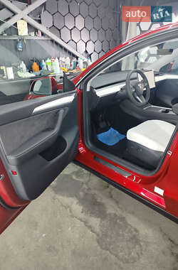 Внедорожник / Кроссовер Tesla Model Y 2024 в 