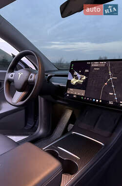 Внедорожник / Кроссовер Tesla Model Y 2021 в 