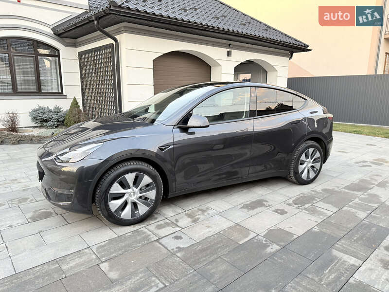 Внедорожник / Кроссовер Tesla Model Y 2024 в 