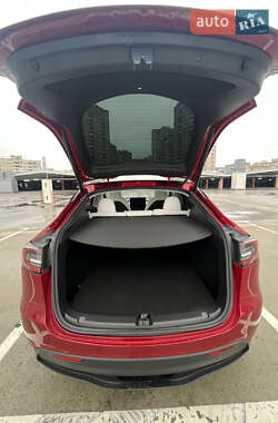 Внедорожник / Кроссовер Tesla Model Y 2024 в 