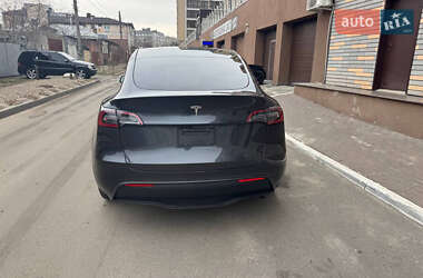 Внедорожник / Кроссовер Tesla Model Y 2024 в 