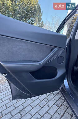 Внедорожник / Кроссовер Tesla Model Y 2024 в 