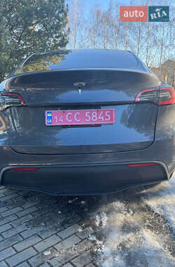 Внедорожник / Кроссовер Tesla Model Y 2024 в 