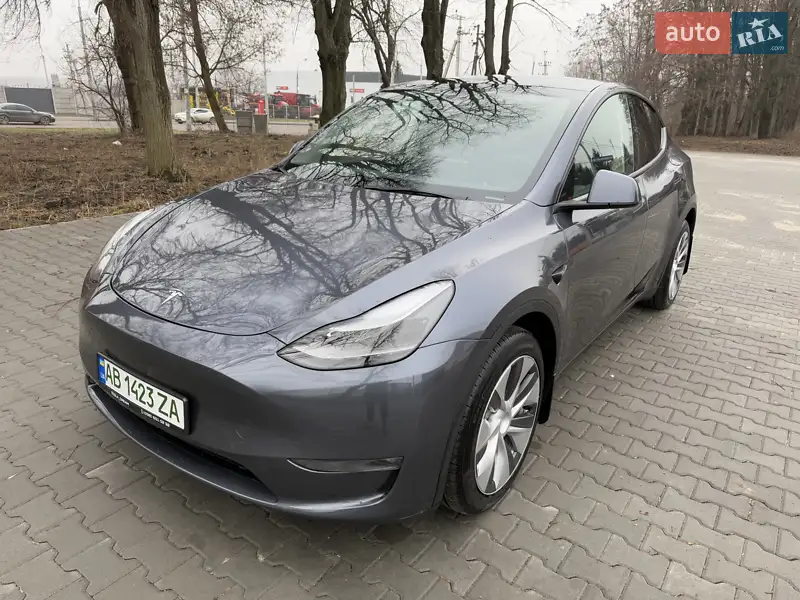 Tesla Model Y 2023