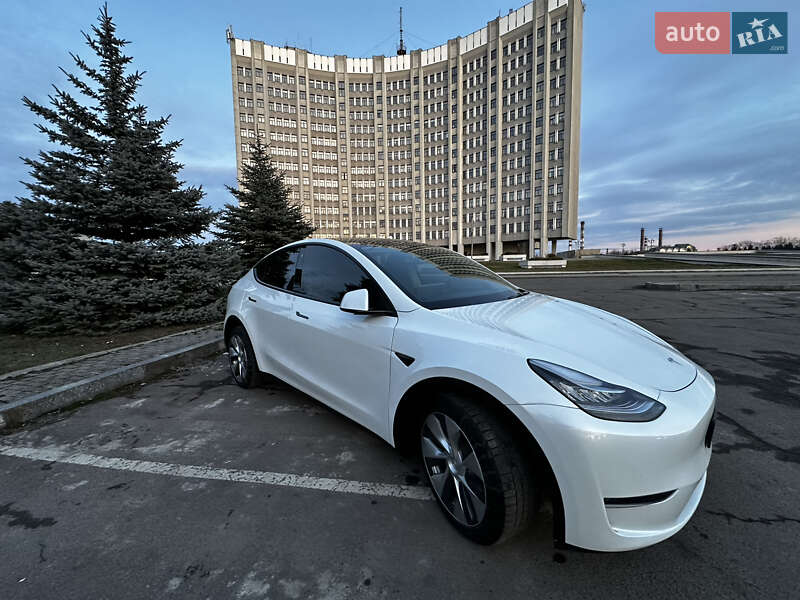 Позашляховик / Кросовер Tesla Model Y 2021 в Львові