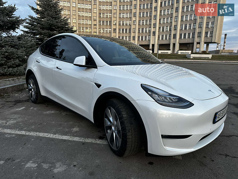 Позашляховик / Кросовер Tesla Model Y 2021 в Львові