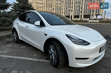 Внедорожник / Кроссовер Tesla Model Y 2021 в 