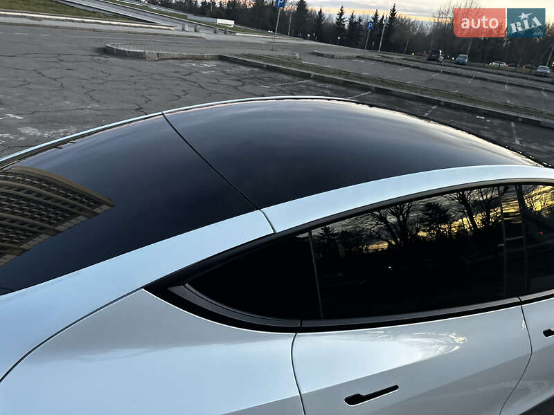 Позашляховик / Кросовер Tesla Model Y 2021 в Львові