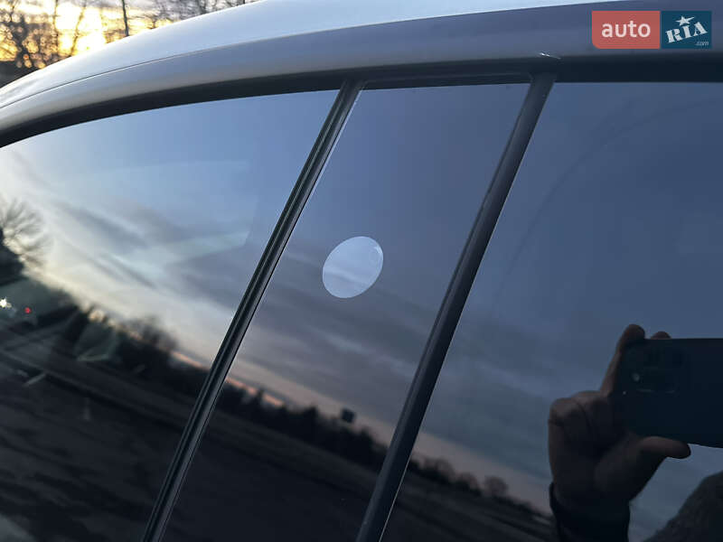 Позашляховик / Кросовер Tesla Model Y 2021 в Львові