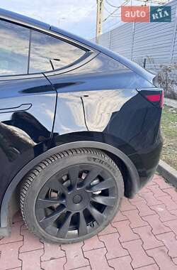 Внедорожник / Кроссовер Tesla Model Y 2021 в 