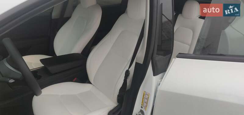 Внедорожник / Кроссовер Tesla Model Y 2023 в Хмельницком