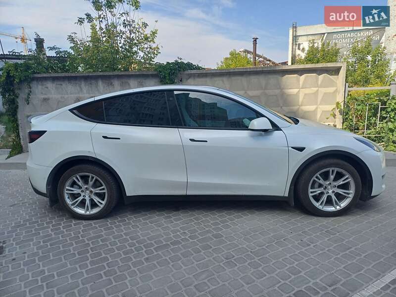 Tesla Model Y 2022