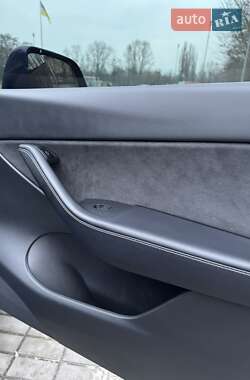 Позашляховик / Кросовер Tesla Model Y 2020 в 