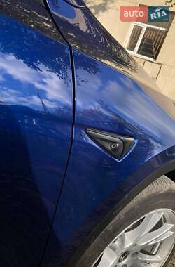 Внедорожник / Кроссовер Tesla Model Y 2021 в 