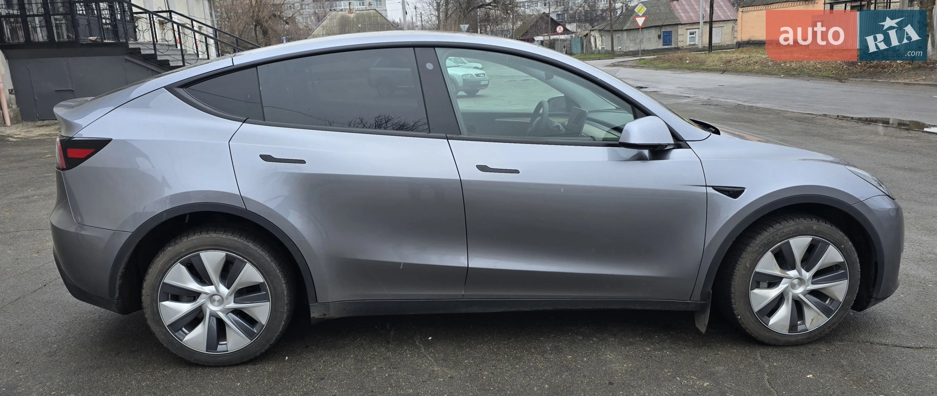 2024 Tesla Model Y - мініатюра 8