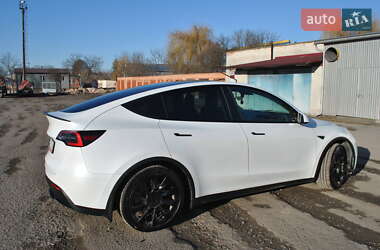 Позашляховик / Кросовер Tesla Model Y 2021 в 