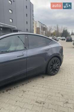 Внедорожник / Кроссовер Tesla Model Y 2022 в Киеве