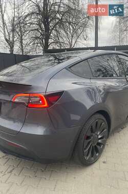 Внедорожник / Кроссовер Tesla Model Y 2022 в Киеве