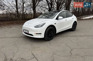 Позашляховик / Кросовер Tesla Model Y 2024 в 