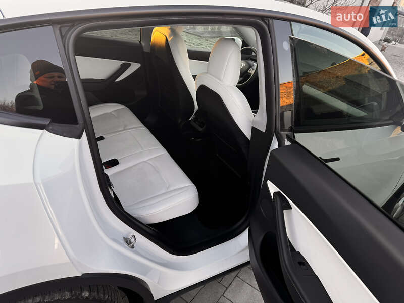 Внедорожник / Кроссовер Tesla Model Y 2022 в Львове