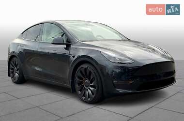 Tesla Model Y 2024