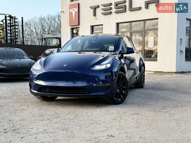 Внедорожник / Кроссовер Tesla Model Y 2024 в 