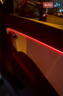 Позашляховик / Кросовер Tesla Model Y 2021 в 