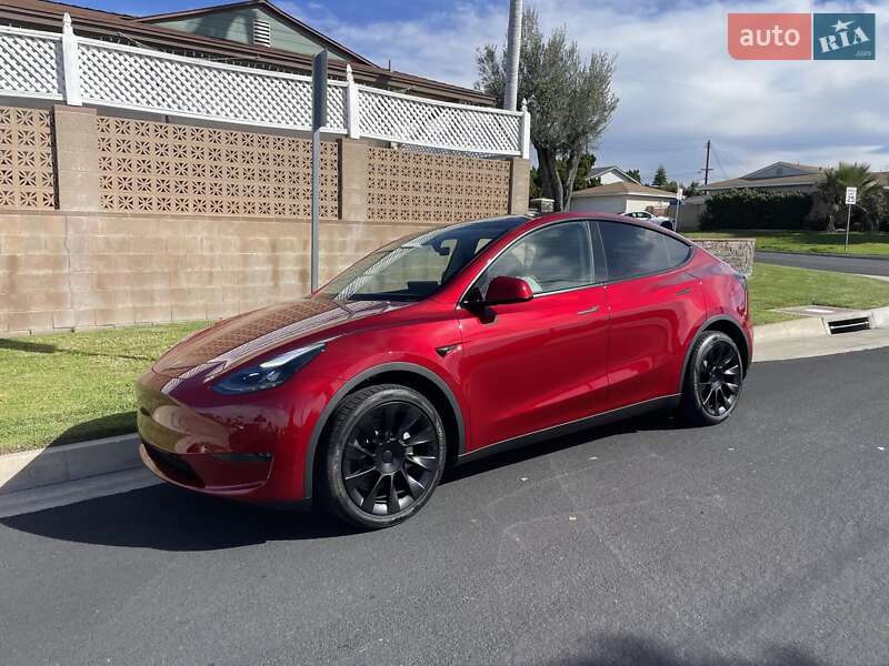 Внедорожник / Кроссовер Tesla Model Y 2024 в 