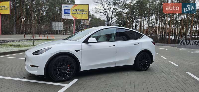 Позашляховик / Кросовер Tesla Model Y 2022 в Бучі