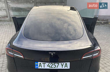 Позашляховик / Кросовер Tesla Model Y 2024 в Івано-Франківську