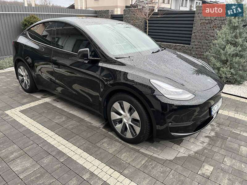 Внедорожник / Кроссовер Tesla Model Y 2021 в Львове