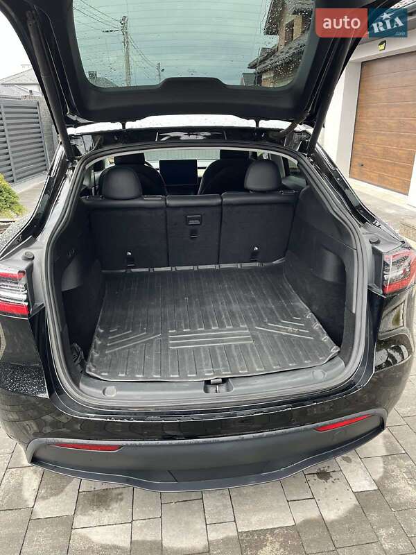 Внедорожник / Кроссовер Tesla Model Y 2021 в Львове