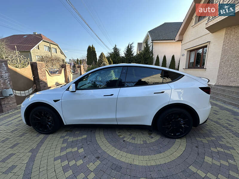 Внедорожник / Кроссовер Tesla Model Y 2020 в Ужгороде