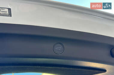Внедорожник / Кроссовер Tesla Model Y 2020 в 