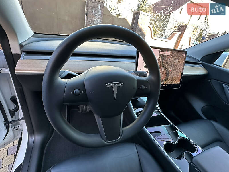 Внедорожник / Кроссовер Tesla Model Y 2020 в Ужгороде
