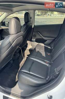 Внедорожник / Кроссовер Tesla Model Y 2022 в 