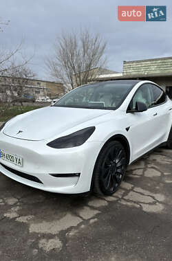 Позашляховик / Кросовер Tesla Model Y 2023 в 