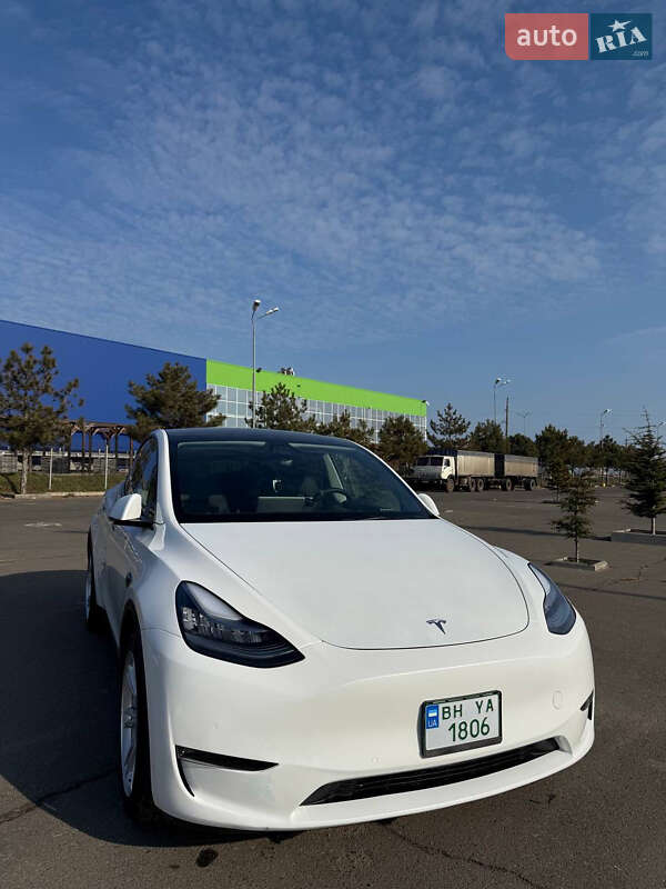 Позашляховик / Кросовер Tesla Model Y 2021 в Одесі фото 10 Позашляховик / Кросовер Tesla Model Y 2021 в Одесі