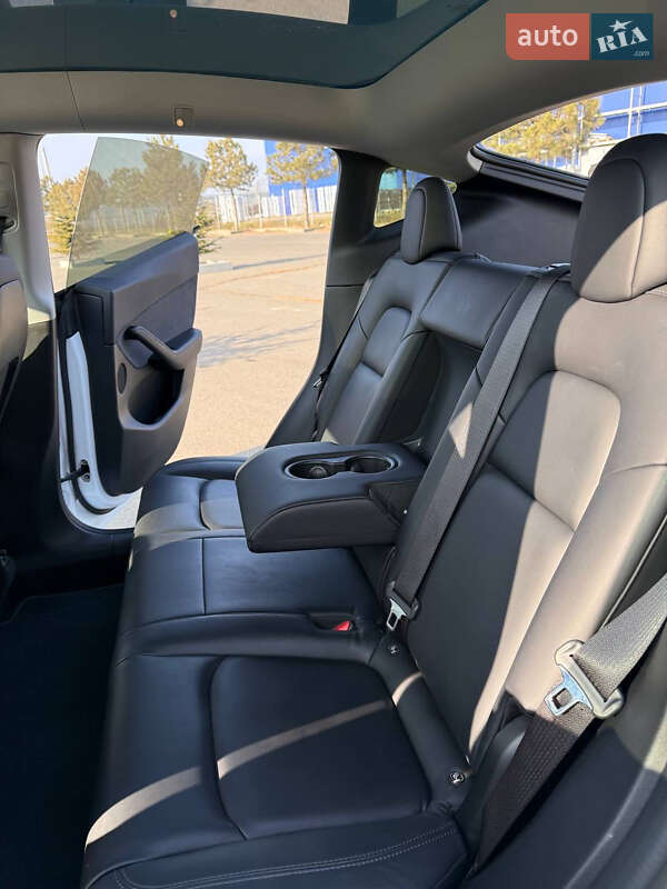 Позашляховик / Кросовер Tesla Model Y 2021 в Одесі фото 30 Позашляховик / Кросовер Tesla Model Y 2021 в Одесі