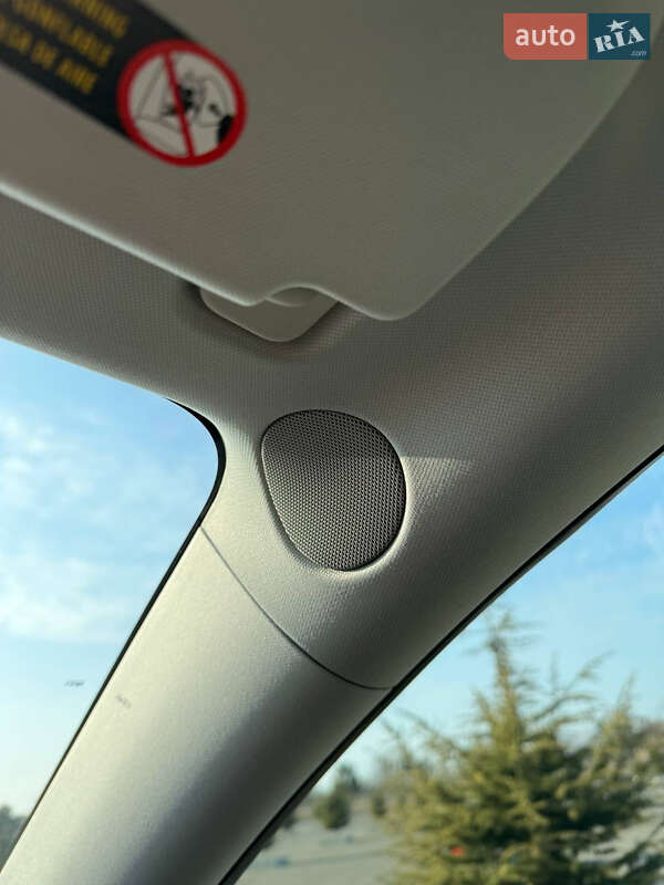 Позашляховик / Кросовер Tesla Model Y 2021 в Одесі фото 47 Позашляховик / Кросовер Tesla Model Y 2021 в Одесі