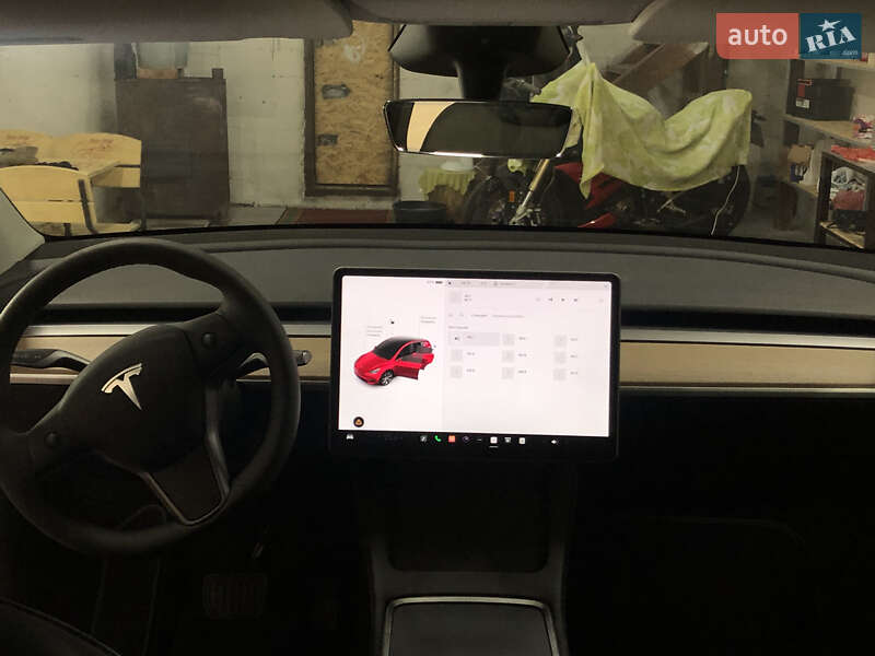 Позашляховик / Кросовер Tesla Model Y 2024 в Києві