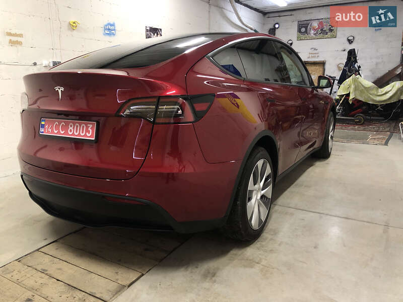 Позашляховик / Кросовер Tesla Model Y 2024 в Києві
