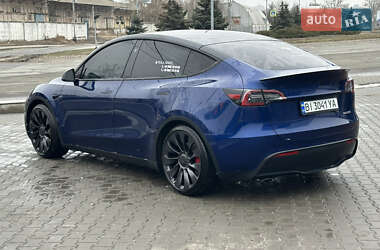 Седан Tesla Model Y 2023 в 