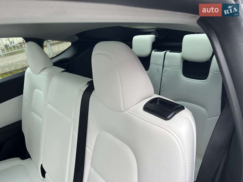 Позашляховик / Кросовер Tesla Model Y 2021 в Хмельницькому
